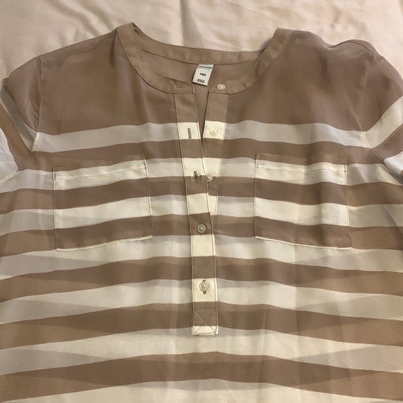 Old Navy Sheer Top - Picture 3 of 6